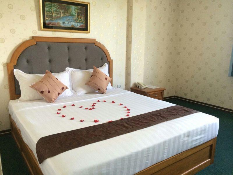 Hotel Glory Янгон Экстерьер фото