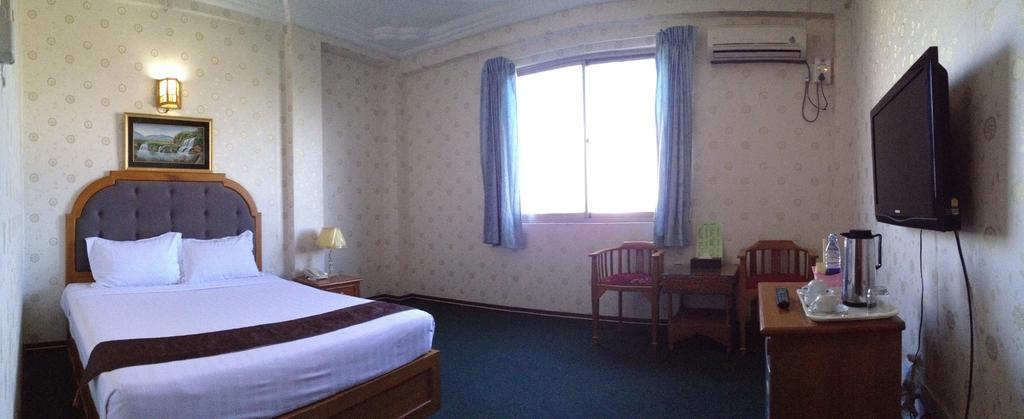 Hotel Glory Янгон Экстерьер фото