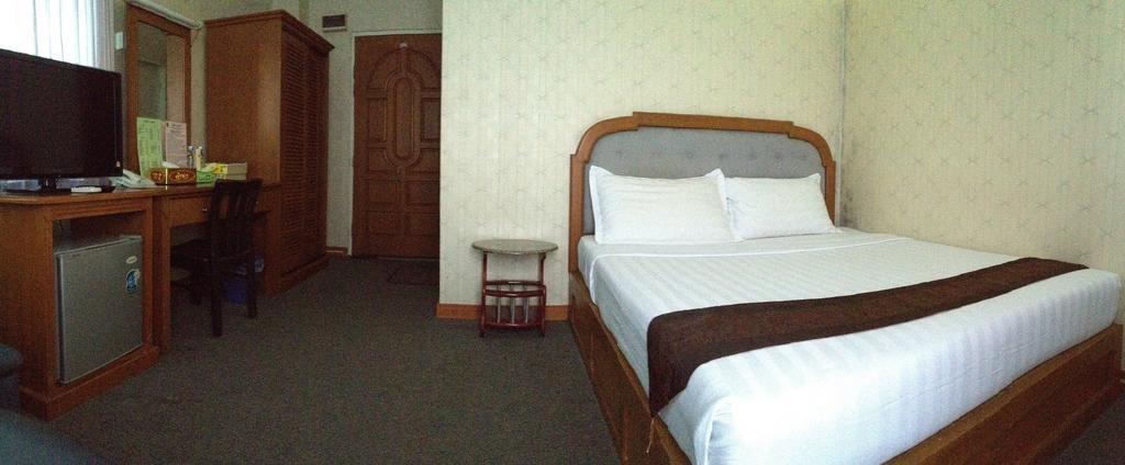 Hotel Glory Янгон Экстерьер фото