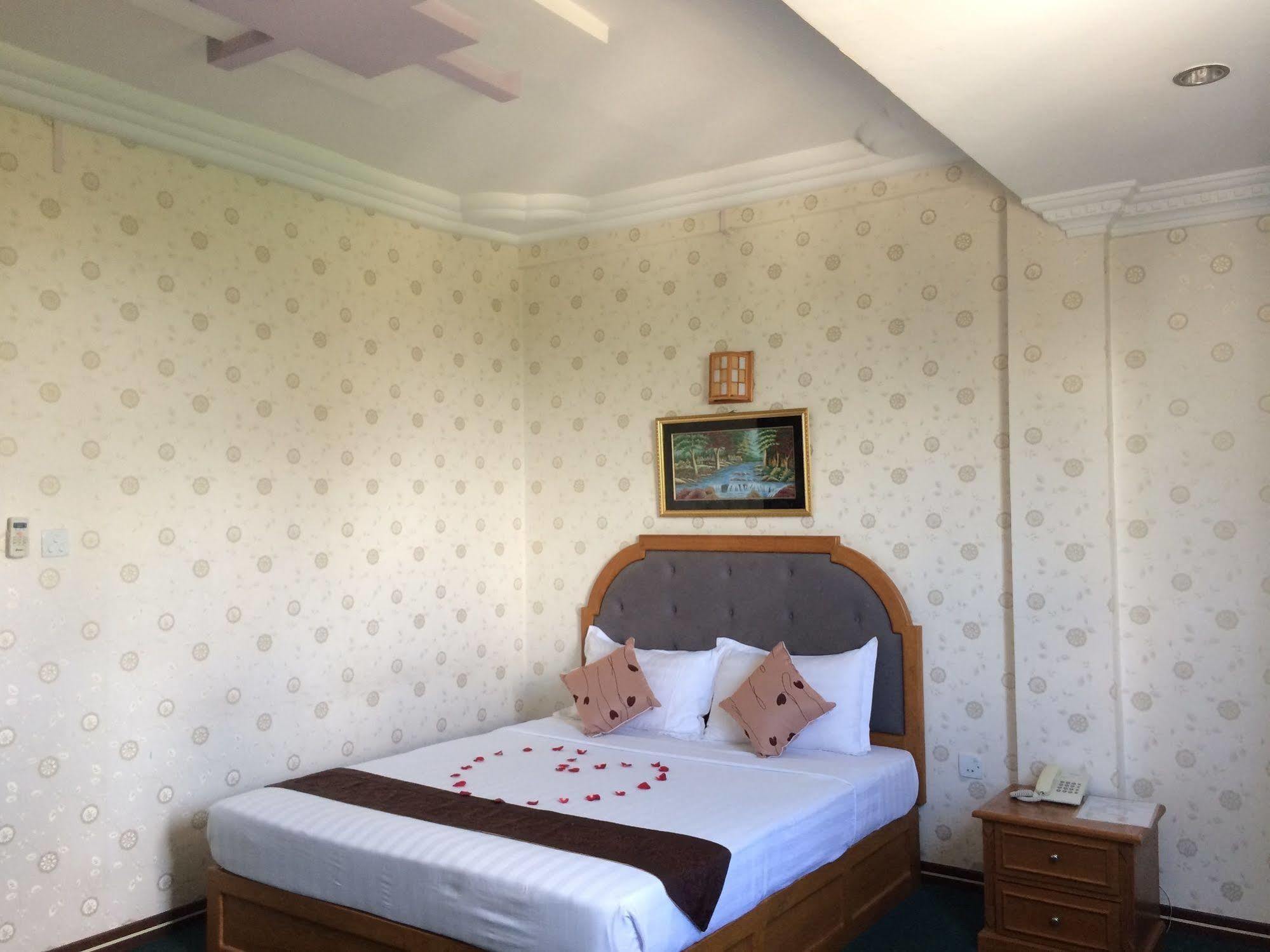 Hotel Glory Янгон Экстерьер фото